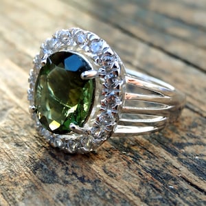 925 GROTE ring met moldaviet en witte topaas, maat 9 sterlingzilveren moldavietring, Tsjechisch facetgeslepen. Rep. Moldaviet Meteoriet Statement Ring