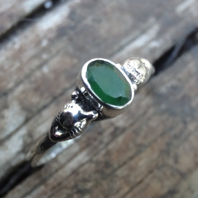 Raw Emerald Sterling Silver Ring, Natural Green Emerald Dainty Botanical Ring, 925 Silver Emerald ring, Natural Stone Emerald stacking ring image 1