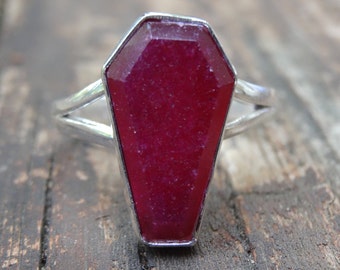 Handgemachte Sterling Silber Rubin Sarg Ring - Gotischer Edelstein