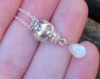 925 - Skull Moonstone Necklace, Sterling Silver, Natural Stone, Rainbow Moonstone Pendant, Natural stone Exploding skull necklace w/ chain