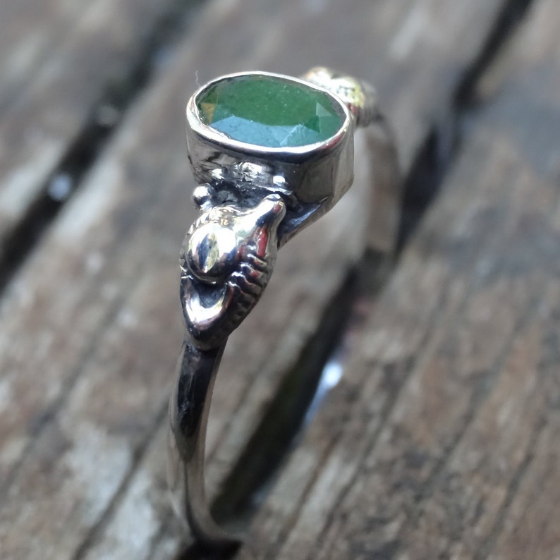 Raw Emerald Sterling Silver Ring, Natural Green Emerald Dainty Botanical Ring, 925 Silver Emerald ring, Natural Stone Emerald stacking ring image 2
