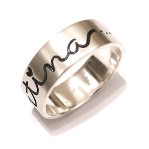 Anillo plata banda con nombre grabado