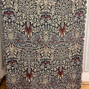 William Morris Woven - Floral Mandala Tapestry,  Woven Flower Throw - Vintage Flower Bohemian Blanket  - in Cotton for Meditation or Yoga