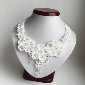 Flower necklace for bride,  White wedding necklace, Seed Bead Necklace, Summer jewelry, Handcraft jewelry