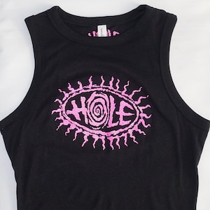 Top corto rosa brillante de HOLE, camiseta sin mangas, camiseta recortada, Courtney Love Pretty on the Inside, Cobain, Grunge Riot Girl Ravens of London