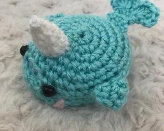 Funda Aqua Narwhal Tamagotchi