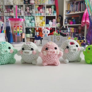 Crochet Furry Kuchipatchi Tamagotchi Case
