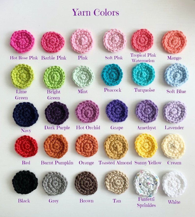 Pode incluir: Uma tabela de cores de fio com pequenos c&iacute;rculos de croch&ecirc; em cada cor. As cores s&atilde;o: rosa quente, rosa Barbie, rosa, rosa suave, rosa tropical melancia, manga, verde lim&atilde;o, verde brilhante, menta, pav&atilde;o, turquesa, azul suave, azul marinho, roxo escuro, orqu&iacute;dea quente, uva, ametista, lavanda, vermelho, ab&oacute;bora queimada, laranja, am&ecirc;ndoa torrada, amarelo brilhante, creme, preto, cinza, marrom, marrom, confeitos funfetti, branco.