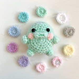 Crochet Fluffy Kuchipatchi Tamagotchi Case