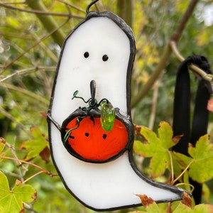 HALLOWEEN Stained Glass Ghosts, Spooky Glass hangers, Suncatchers, Etsy picks, Cute ghosts ornaments, haunted houses, pumpkins, goth art,