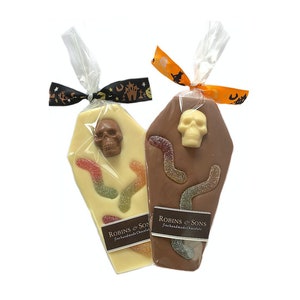 WIGGLY WORMS Chocolate Coffin. Novelty Chocolate bar with skulls and fruity sweets. Trick or Treat. Party Prize Gift image 1