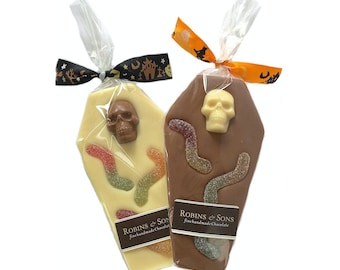 WIGGLY WORMS Chocolate Coffin. Novelty Chocolate bar with skulls and fruity sweets. Trick or Treat. Party Prize Gift