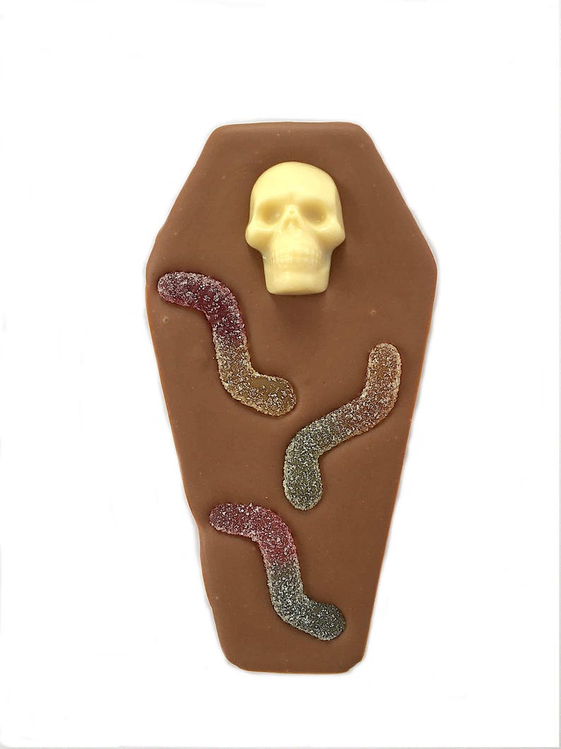 WIGGLY WORMS Chocolate Coffin. Novelty Chocolate bar with skulls and fruity sweets. Trick or Treat. Party Prize Gift image 5