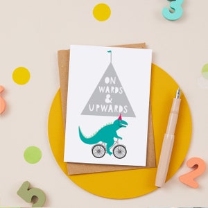 Carte de dinosaure cycliste - carte de vœux - stationnaire - dinosaure - inspirant - cartes vierges - pour un enfant - carte de vélo - carte posative