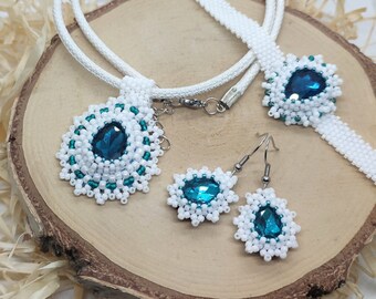 Stellar - turquoise en witte bruiloftssieradenset, oorbellen met kralen, armband en hanger