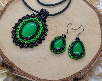 Celestial - black and green jewelry set, beaded earrings and pendant
