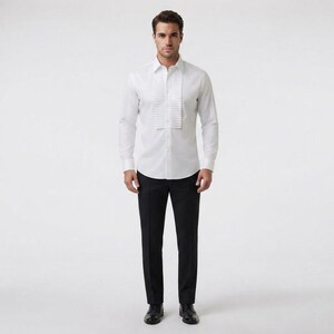 Camisa de seda color marfil con detalles de volantes, disponible en tallas S, M, L, XL, 2XL y 3XL. imagen 2
