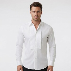 Camisa de seda color marfil con detalles de volantes, disponible en tallas S, M, L, XL, 2XL y 3XL. imagen 7