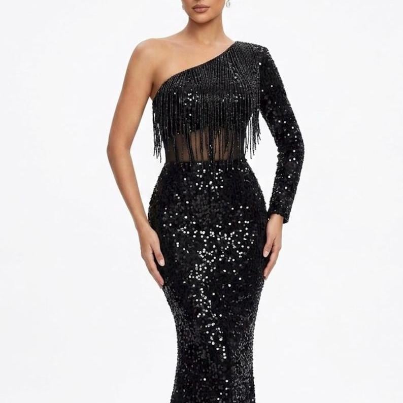 green dress with white Elegant Emerald Wedding Lace Appliqués & Chapel Train – FW235 – Viniodress Color:Picture Color Devon Windsor: Leiza Dress Features a flattering calf seasoncode-2605