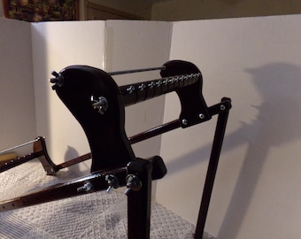 Gerdan style Expandable Wood Bead loom with stand # 86