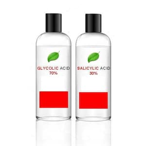 Peut inclure: Deux flacons en verre transparent avec des bouchons noirs, étiquetés "Acide glycolique 70%" et "Acide salicylique 30%". Les deux flacons ont une étiquette rouge avec un motif de feuille verte.