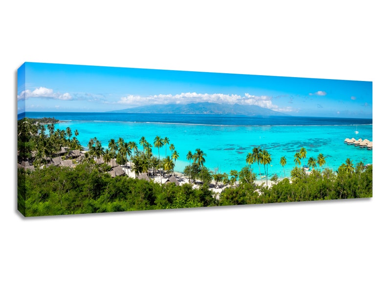 Panoramic Tahiti wall art. Tropical wide decor. Mourea Toatea lookout French Polynesia picture. Choose print framed or matted, or on canvas. afbeelding 1