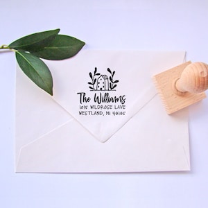 Family Address Stamp With House / Calligraphy Stamp / Gift For New Family / Personalized Address Stamp / Custom Rubber Stamp / Wooden Stamp