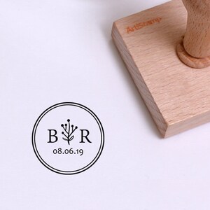 Custom Save The Date Wedding Stamp / Calligraphy Wedding Invitation / Wedding Gift / Custom Rubber Stamp / Personalized Stamp / Wooden Stamp