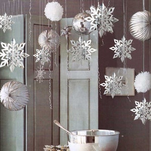 6 Hanging 3D Snowflakes Frozen Winter Decorations 3D Christmas  Hollow Snowflake Paper Garlands Ornament Snow Winter Decorations for Home