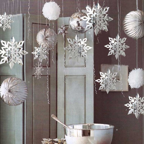 6 Hanging 3D Snowflakes Frozen Winter Decorations 3D Christmas Hollow  Snowflake Paper Garlands Ornament Snow Winter Decorations for Home -   Hong Kong