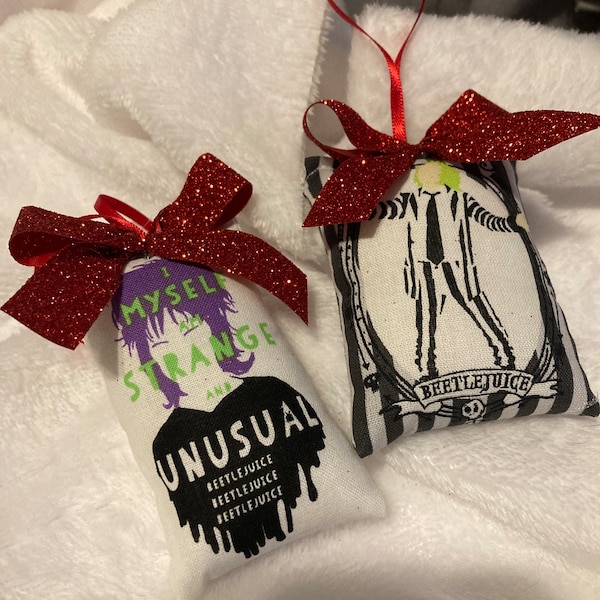 Beetlejuice Christmas ornament set