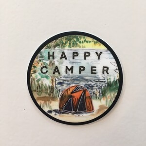 Vinile Adesivo Felice Camper Laptop Bottiglia d'acqua Acquerello Pino Alberi Wilderness Campeggio Tenda Parco Campeggio Lago Verde