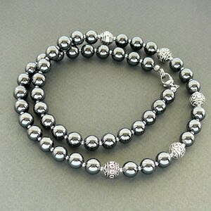 Collana Uomo/Donna Con Ciondolo Magnetico In Ematite Nera - Perline E Angioletto, Gioiello Benessere