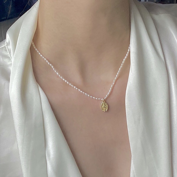 Oval Pearl Necklace main image 0