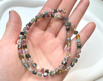 Collier de perles de tourmaline cubique à facettes, tour de cou délicat en pierres précieuses