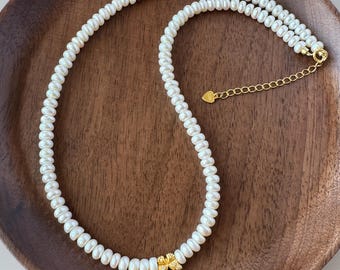 Collier ras du cou en perles d'eau douce fait main avec papillon doré, rallonge en argent sterling S925, bijou symbolique à offrir à une femme