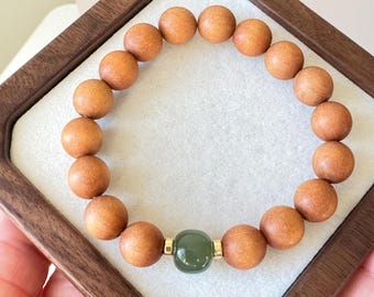 Bracelet de perles de bois de santal avec accent de jade, bracelet de perles minimaliste unisexe, cadeau de mise à la terre