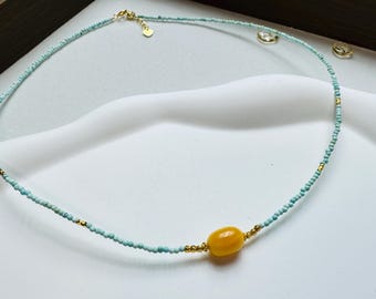 Petit collier turquoise avec pendentif en ambre, collier superposé, cadeau pour elle