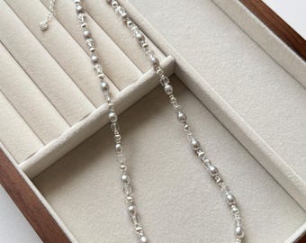 Collier de perles grises, cristal blanc naturel et argent sterling 925, bijou délicat en pierres précieuses, cadeau unique pour un mariage ou à offrir au quotidien.