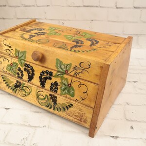 Caja de pan de madera grande y masiva con elementos pintados a | Etsy