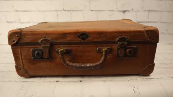 Vintage suitcase, shabby suitcase, shabby old su