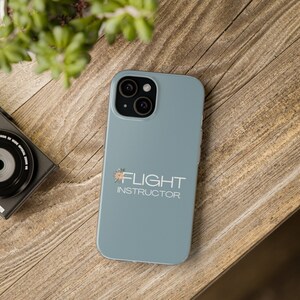 フライトインストラクター用花柄スマホケース | iPhone および Samsung デバイスケース | 女性 CFI パイロットへのギフト | 航空技術 | 飛行機ギフト | フライングケース