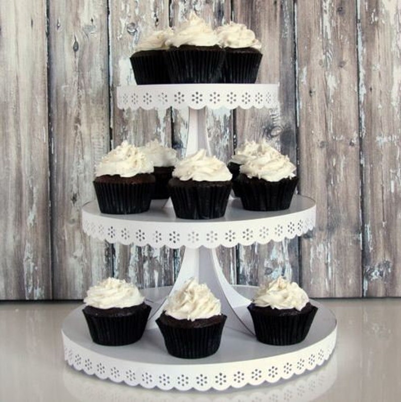 Free Shipping! 14-3 Tier Scalloped Edge Metal Cupcake Stand 1