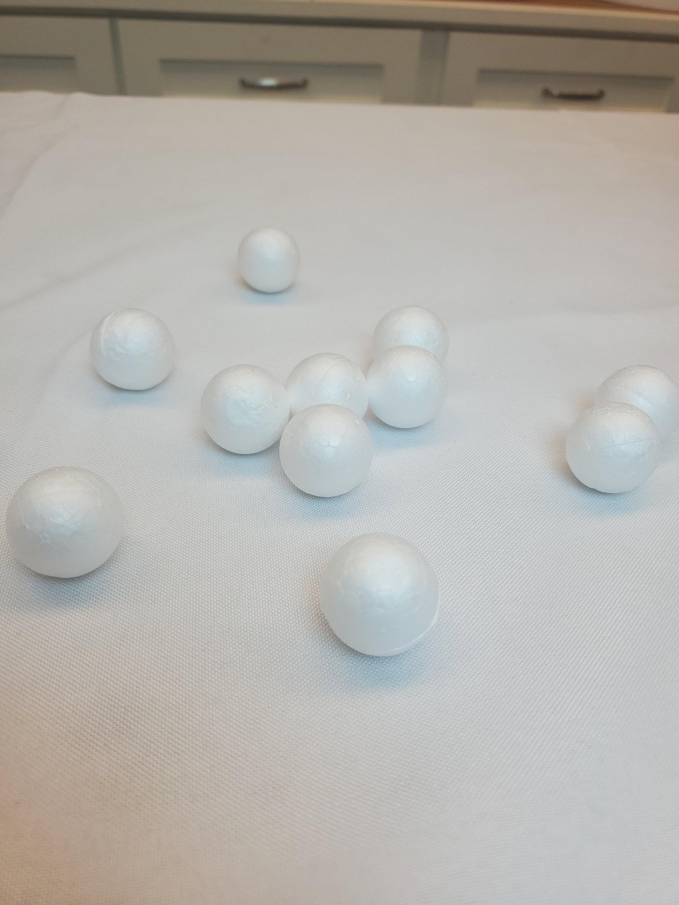 4'' Polystyrene Balls, Set of 6 Marked Polystyrene Balls, 10cm 4