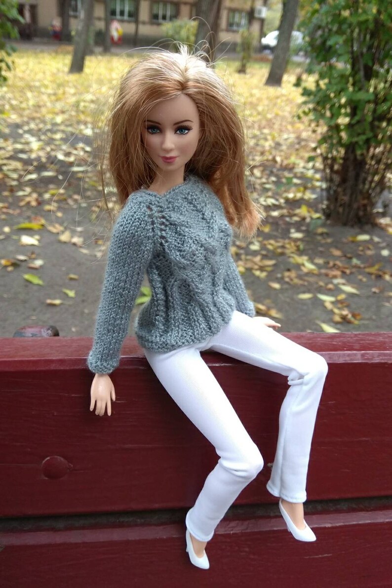 the barbie look grey sweater