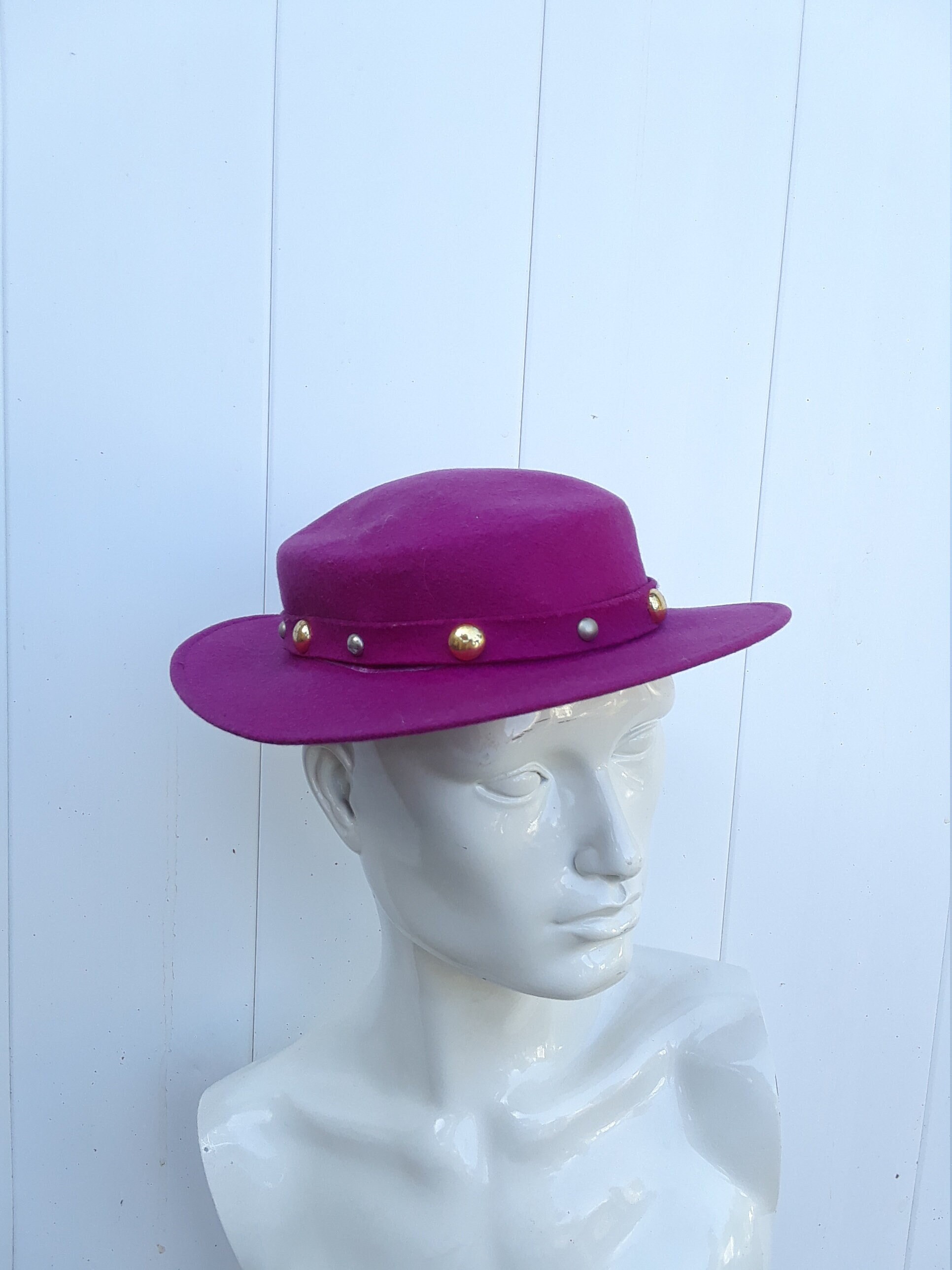 VINTAGE 1960s Hot Pink Purple Hat 