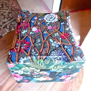 New!!TRINKET STASH Wood BOX Upcycled Cigar 6.5x5.5x4.5 Inches Vintage Artist Art Paper Wood Foosball Feet Hand Crafted Sealed