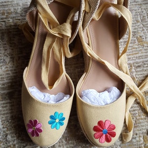 NEW ESPADRILLES Summer Neutral Camel Upcycled with Floral Appliques Size 8.5 Fits like an 8 Never Worm with Box& Shield Cotton Duck Boho image 2