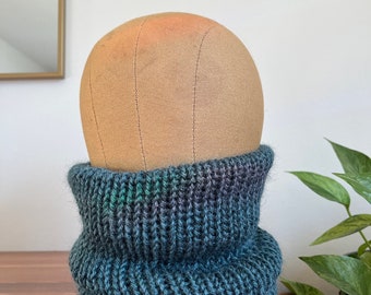 VENTE - COWL - écharpe double maille 100 % polyester recyclé faite main - vert genévrier prêt à expédier