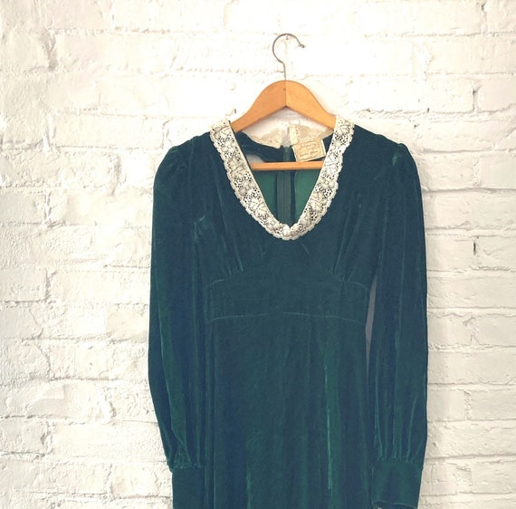slim fit dress slacks The Pretty Dress Company Hepburn Forest Green Swing Dress Colour: Forest Green, Size: 14 main image 0